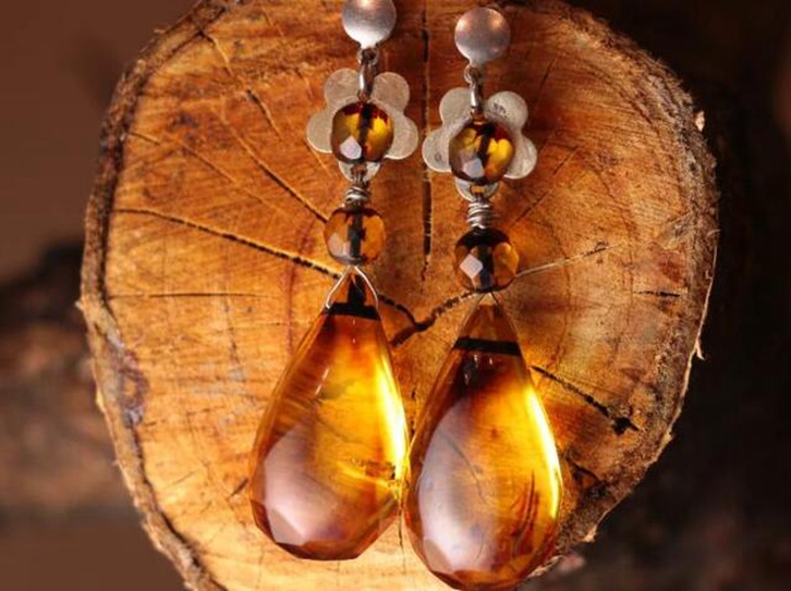 烏克蘭琥珀原石進(jìn)口清關(guān)資料到廣州白云機場案例